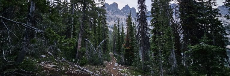 Choosing the Best Ultralight Backpacking Gear (Big 3)
